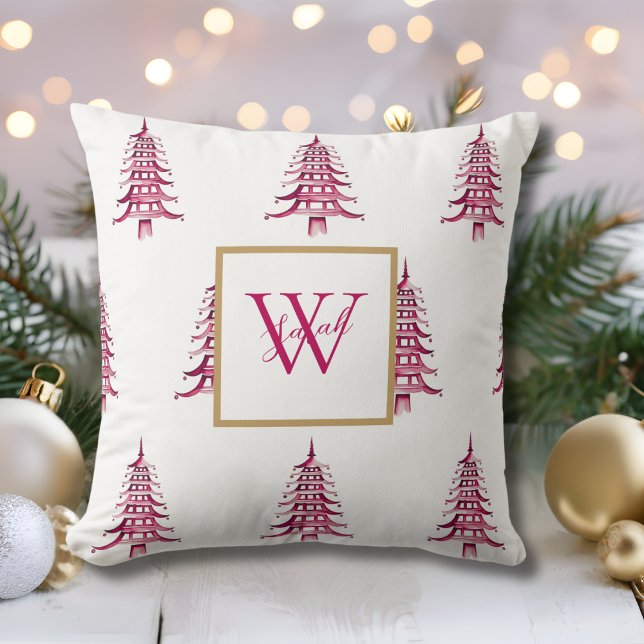 Almofada Pagoda Vermelha Árvore de Natal Monograma (Red Pagoda Christmas Tree Monogrammed Pattern Throw Pillow)