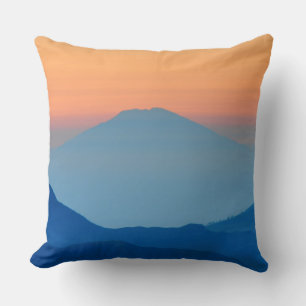 Almofada Paisagem de Montanha Sunset em Laranja e Azul