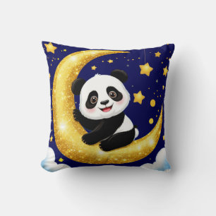 Almofada Panda Fofo Sentado numa Lua Crescente Dourada