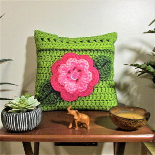 Almofada Para Ambientes Externos A flor cor-de-rosa fora ilumina o Crochet do verde