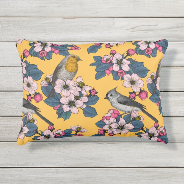 Almofada Para Ambientes Externos Aves e Blossomas em amarelo (Frente)