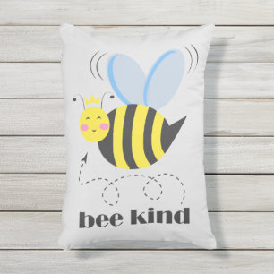 Almofada Para Ambientes Externos Feliz princesa de abelhas com coroa e slogan Bela