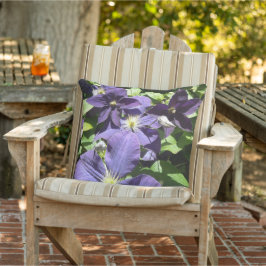 Almofada Para Ambientes Externos Flores de Clematite Estrela Roxa com Folhagem