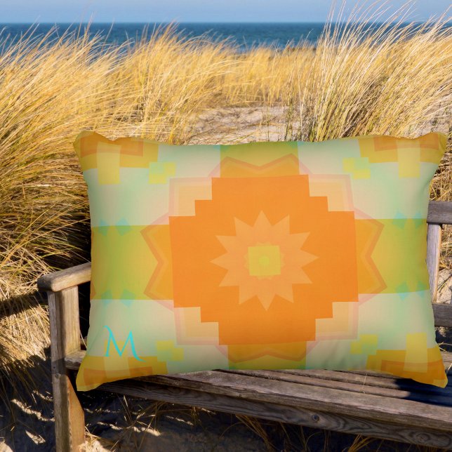 Almofada Para Ambientes Externos Monograma — Padrão de Verão Sunny Travesseiro ao a (Pillow featuring a modern geometric pattern in warm sunny orange, yellow and fresh green)