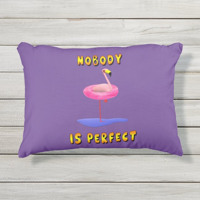 Almofada Para Ambientes Externos Ninguém é perfeito - flamingo com anel de natação (Frente)