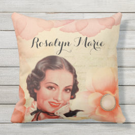 Almofada Para Ambientes Externos Pétalas cor-de-rosa da mulher bonita retro dos