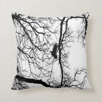 Almofada Pássaro da foto de B&W que voa #2