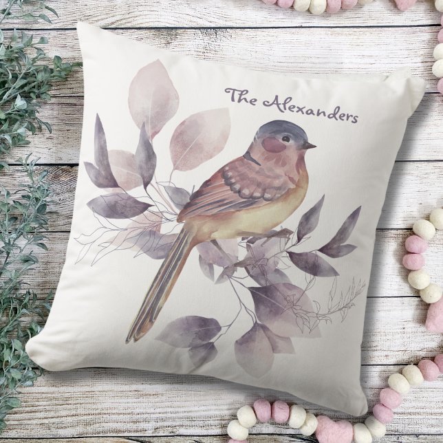Almofada Pássaro Pássaro Macrobático Penteado Branco (Watercolor Bird and Leaves Garden Art Monogrammed Name White Outdoor Pillow)