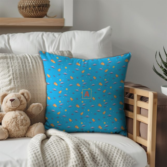 Almofada Pattern space lavender orange turquoise  initial (Pattern space lavender orange turquoise initial throw pillow.)