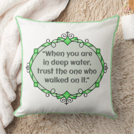 Almofada Peace in deep waters