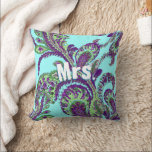 Almofada Peacock Paisley Purple e Green Choose Colors<br><div class="desc">Travesseiro de Aniversário do Casamento Púrpura Turquesa Aqua Teal Blue e Green Vintage Peacock Paisley. Retro Inglês Cottagecore Aestética Casamento Aniversário Decor Sra. Travesseiro Turquoise Purple e Green. Que bonito e romântico! Presentes de segundo de Casamento Turquesa. Belo Travesseiro de Casamento de segundo de Aqua Teal Boho Bohemian. Você pode...</div>