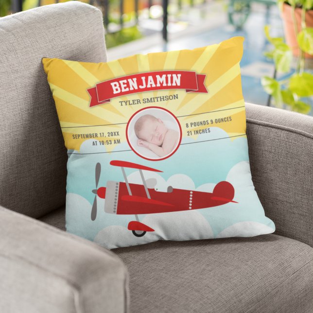 Almofada Pequeno Piloto Red Airplane Foto de Nascimento (Criador carregado)