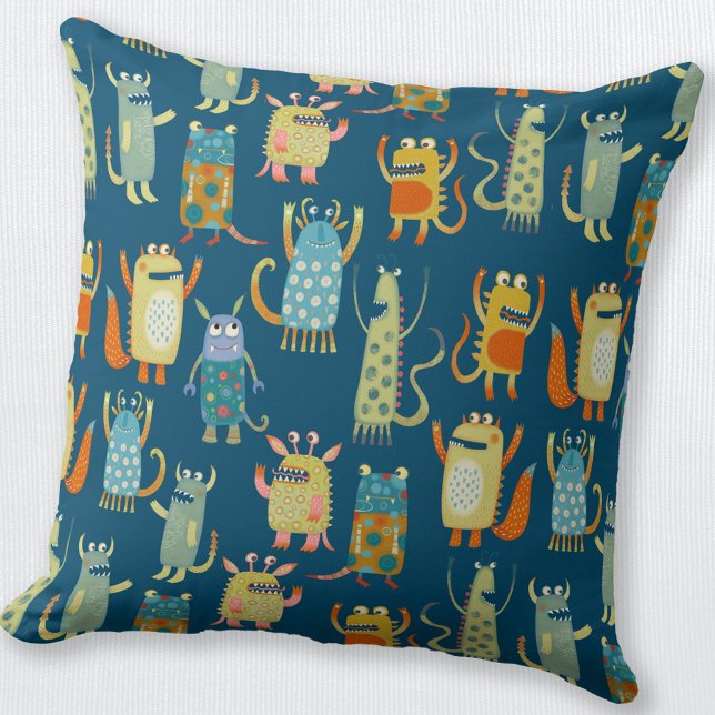 Almofada Pequenos Monstros Bonitos (Fun little Monsters throw pillow)