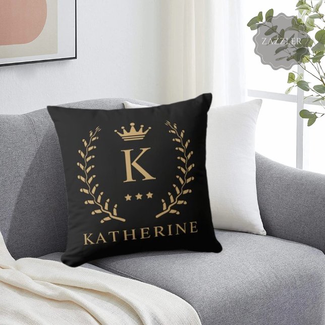 Almofada Personalizar o nome e o monograma Dourado preto in (Customize Name & Initial Black White Gold Monogram Throw Pillow)