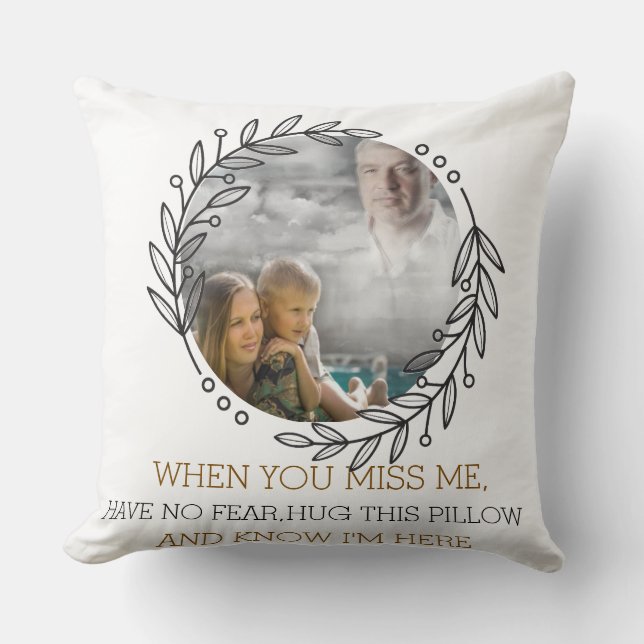 Almofada Personalized Memorial Pillow – Hug This Pillow (Frente)