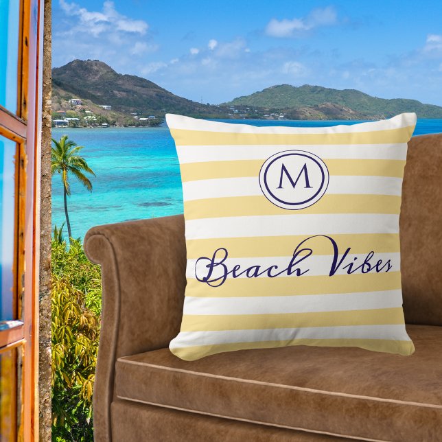 Almofada Praia Vibes Monograma Amarelo-Amarelo-Estimulado (A chic throw pillow with 'Beach Vibes' words, yellow and white nautical stripes and custom monogram)