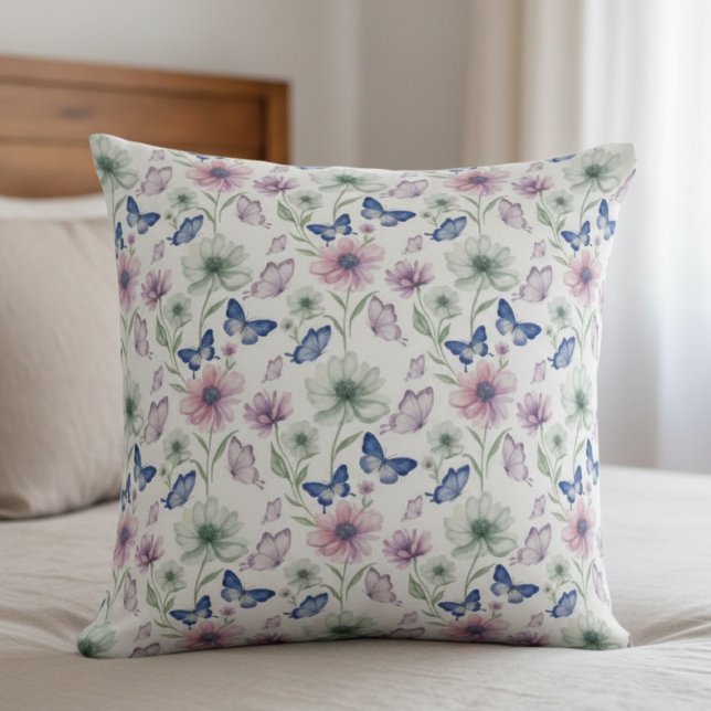 Almofada Presente de Aniversário Floral de Borboleta Meia-á (Watercolor Floral Butterfly Throw Pillow)
