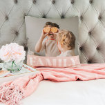 Almofada Presente de Foto da Família Rosa Moderno Pastel<br><div class="desc">Presente de Foto da Família Rosa Moderno Pastel</div>