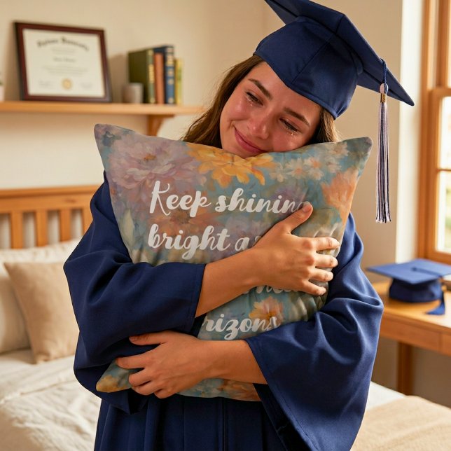 Almofada Presentes de Formatura em Aquarela Suave para Neta (Mild Watercolor Graduation Gifts for Granddaughter Throw Pillow)