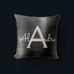 Almofada Preto Moderno Brutado Metal Monograma Nome<br><div class="desc">Folha Negra Moderna e Elegante Negras Brutas Monograma de Metal Nome e Travesseiro Inicial. O travesseiro faz o aniversário perfeito ou o presente de Natal para alguém que decora seu quarto com estilo.</div>
