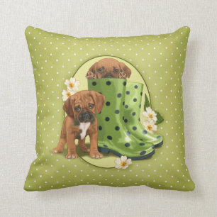 Almofada Puggle nas botas