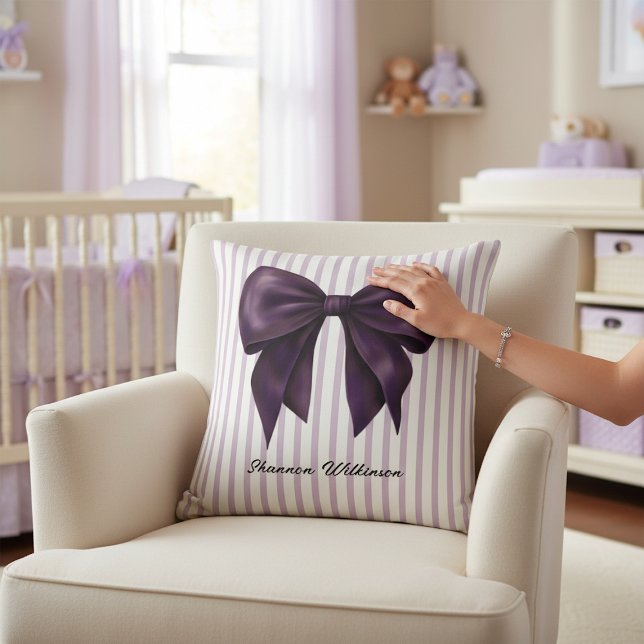 Almofada Purple Bow Stripe Personalized Throw Pillow (Criador carregado)