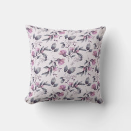 Almofada Purple flowers on a throw pillow