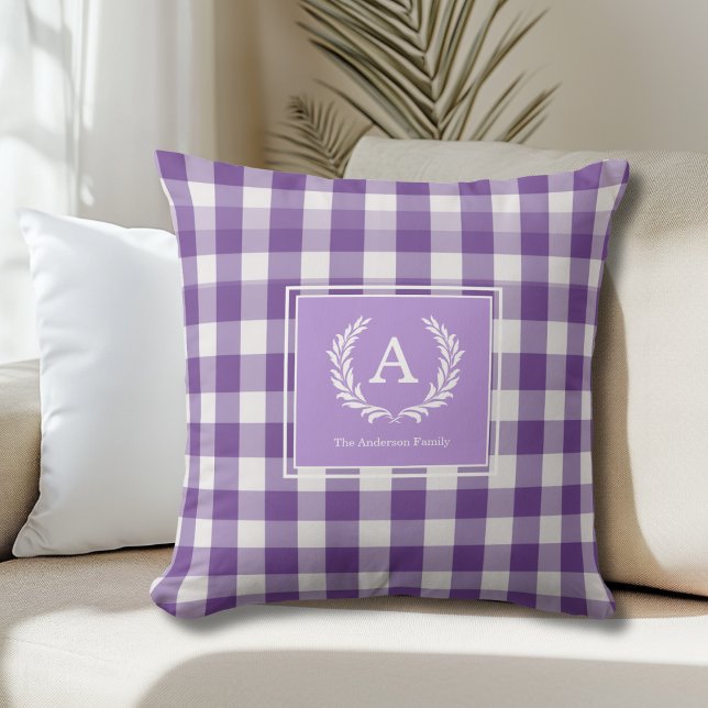 Almofada Púrpura Gingham Monograma Crest (Purple Gingham Monogram Crest Throw Pillow)