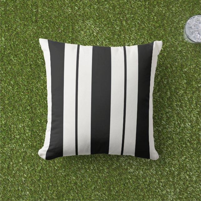 Almofada Quadrado preto e branco moderno (Grama)