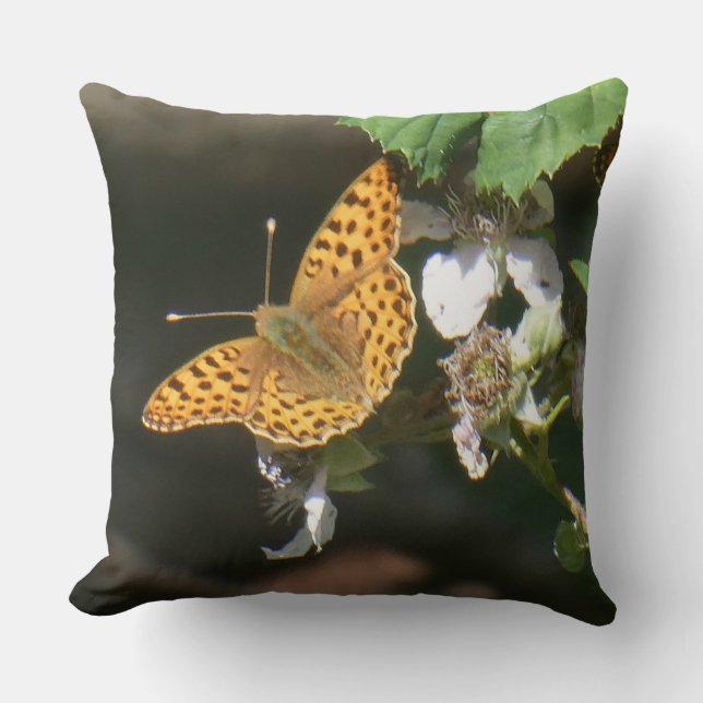 Almofada Queen of Spain fritillary Butterfly Throw Pillow (Frente)