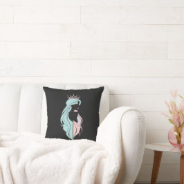 Almofada "Rainha Elegante com Coroa" Design Pastel