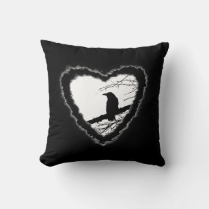 Almofada Raven Heart por Alexandra Cook