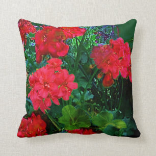 ALMOFADA RED GERANIUMS GREEN GARDEN ART