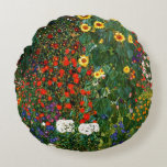 Almofada Redonda Arte Gustav Klimt - Jardim Fazenda com Girassóis<br><div class="desc">Arte Gustav Klimt - Jardim Fazenda com travesseiro decorativo de Girassóis.</div>