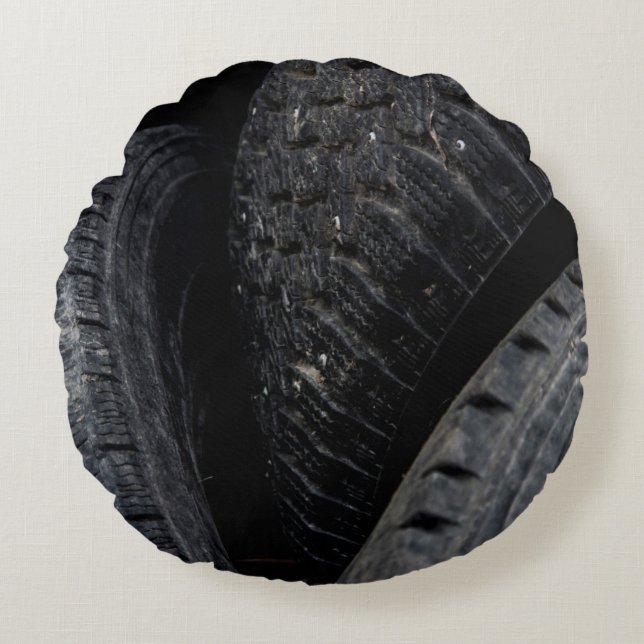 Almofada Redonda Automotive Cars - Viagens em Black Road (Frente)