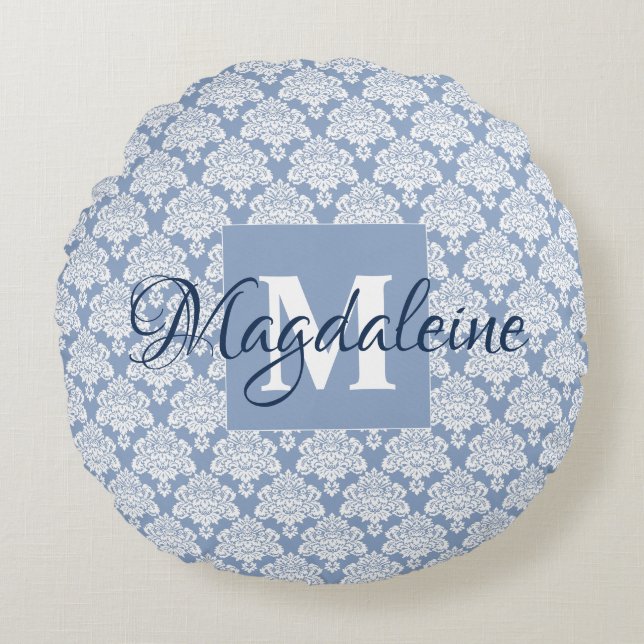 Almofada Redonda Azul empoeirado e Monograma Branco Damask (Frente)