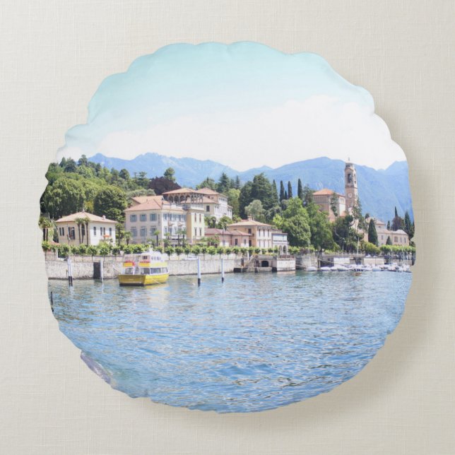 ALMOFADA REDONDA BARCO AMARELO ENCAIXADO PERTO DA CONSTRUÇÃO (Frente)