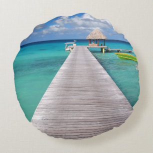 Almofada Redonda Barcos em um molhe no travesseiro decorativo