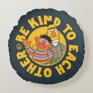 Almofada Redonda Bert e Ernie Ser gentis entre si