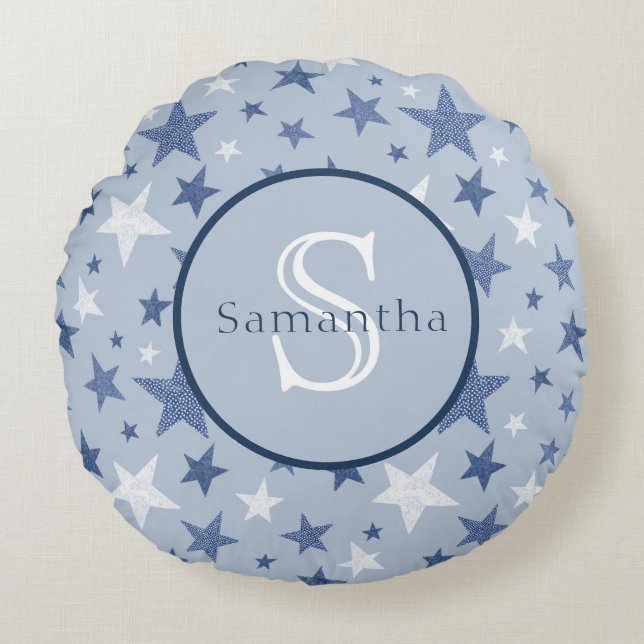 Almofada Redonda Blue & White Winter Stars Monograma Personalizado (Frente)