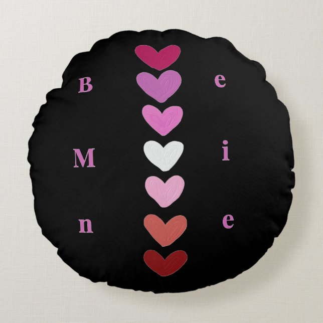 Almofada Redonda Camiseta de São Valentim com Pilha de Coração Mini (Frente)