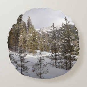 Almofada Redonda Cena da Montanha Snowy de inverno em Montana