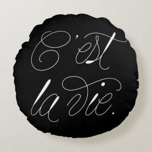 Almofada Redonda C'est La Vie Modern Script Statement Black