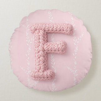 Almofada Redonda Cute boho pink crocheted letter F Round Pillow