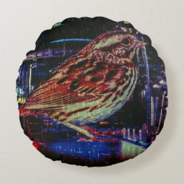 Almofada Redonda Cyberpunk Sparrow em Neon Cityscape