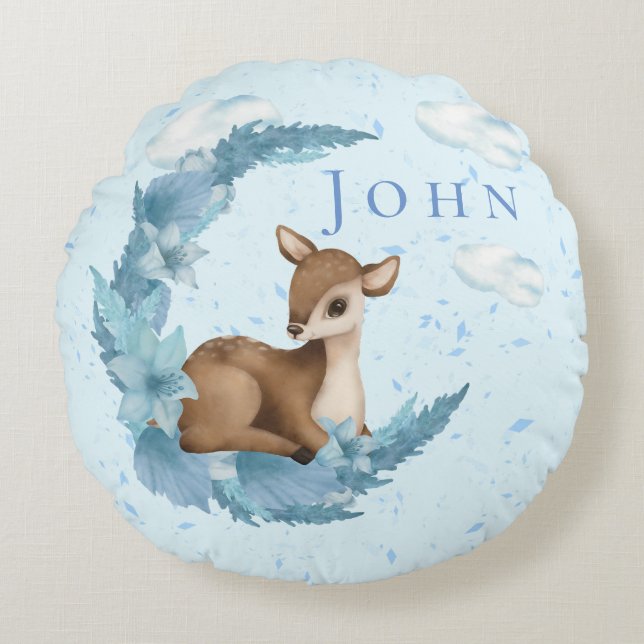 Almofada Redonda Deer & Blue Clouds Dust Baby Throw (Frente)