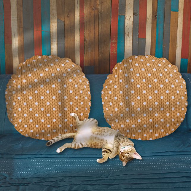 Almofada Redonda Dotty Delight Orange (Dotty Delight Orange Round Pillows on the sofa.)