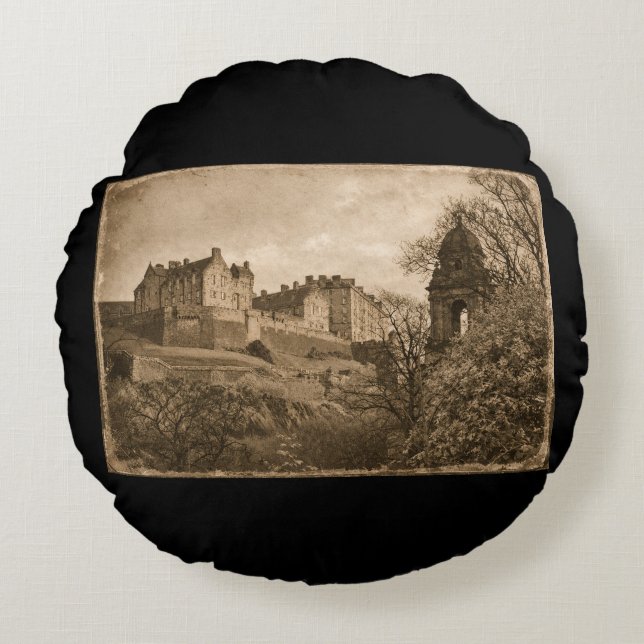Almofada Redonda Edinburgh Castle Sepia Photograph (Frente)