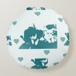 Almofada Redonda Feline Friends. Adorable Kitten Duo.