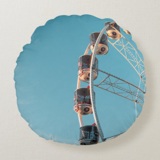 Almofada Redonda Ferries brancos à roda da manhã